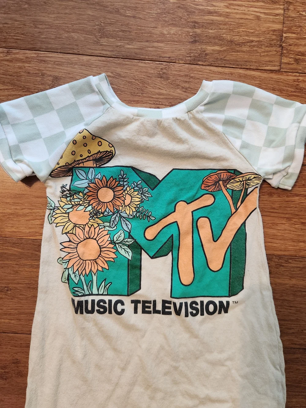 MTV Graphic Baby Girl Boy Short Sleeve Pants One Piece Romper Mint & Cream, 2T